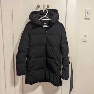 Uniqlo Black Puffer Jacket